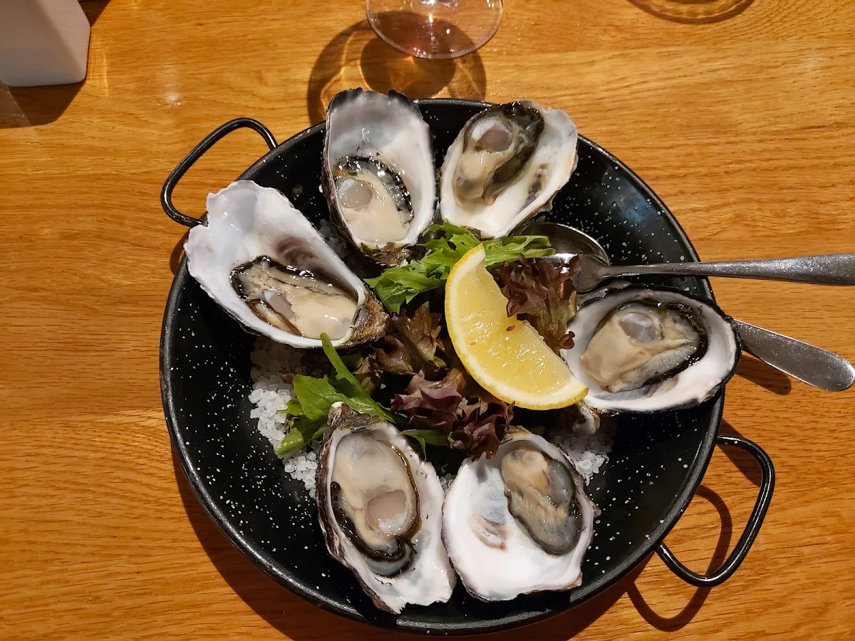 Oysters Natural, Bracken Ridge Tavern