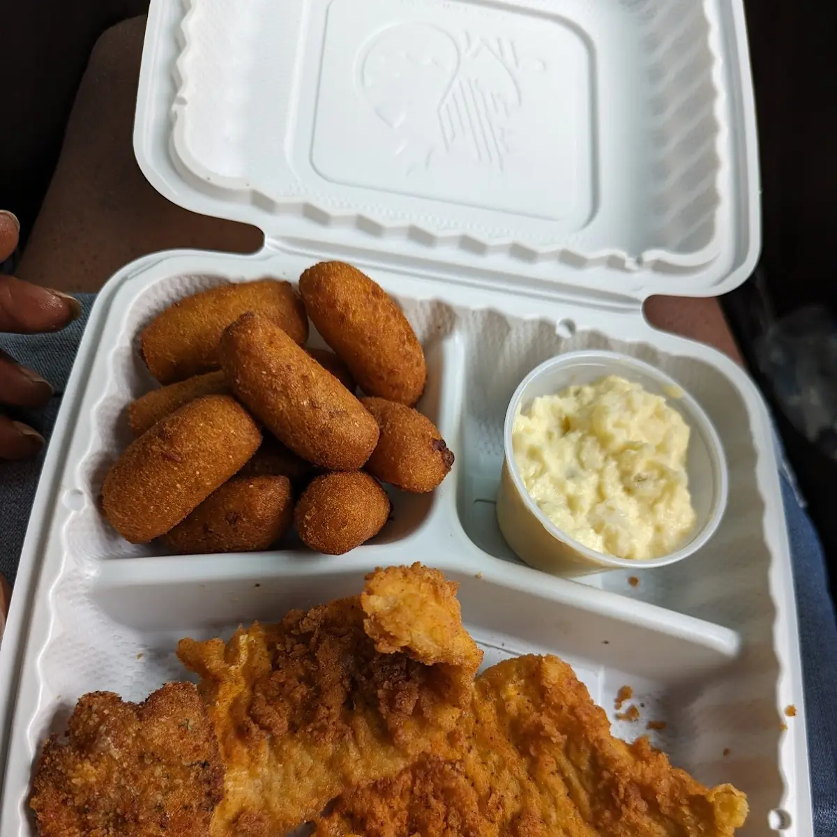 Catfish Nuggets Basket w FF & Slaw