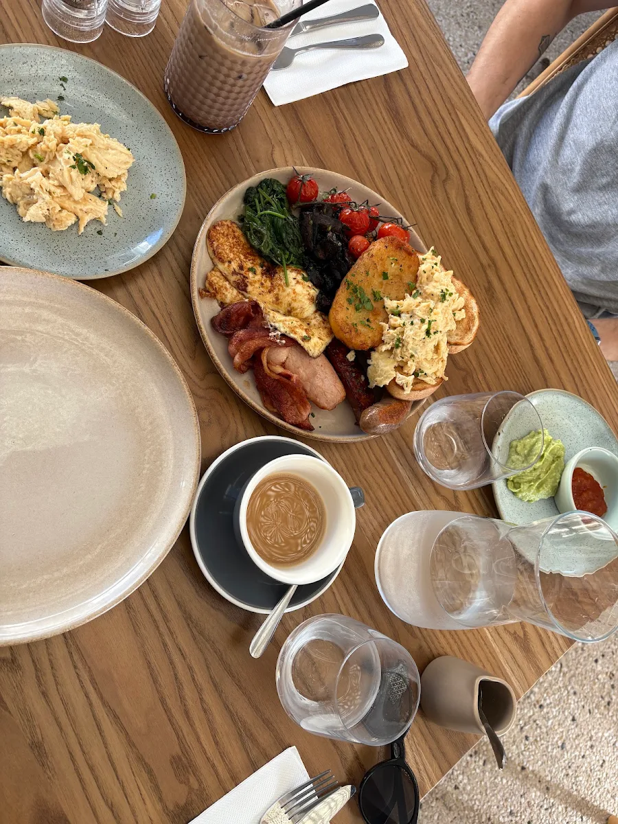 Highlights, Sussex Social