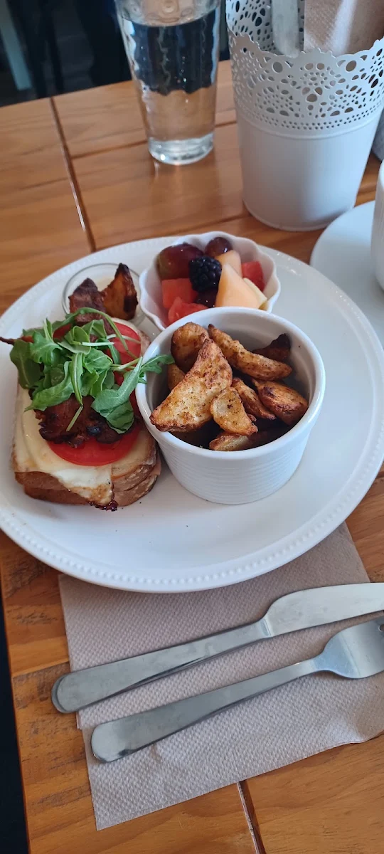 Highlights, Bistro Boutique Juniper