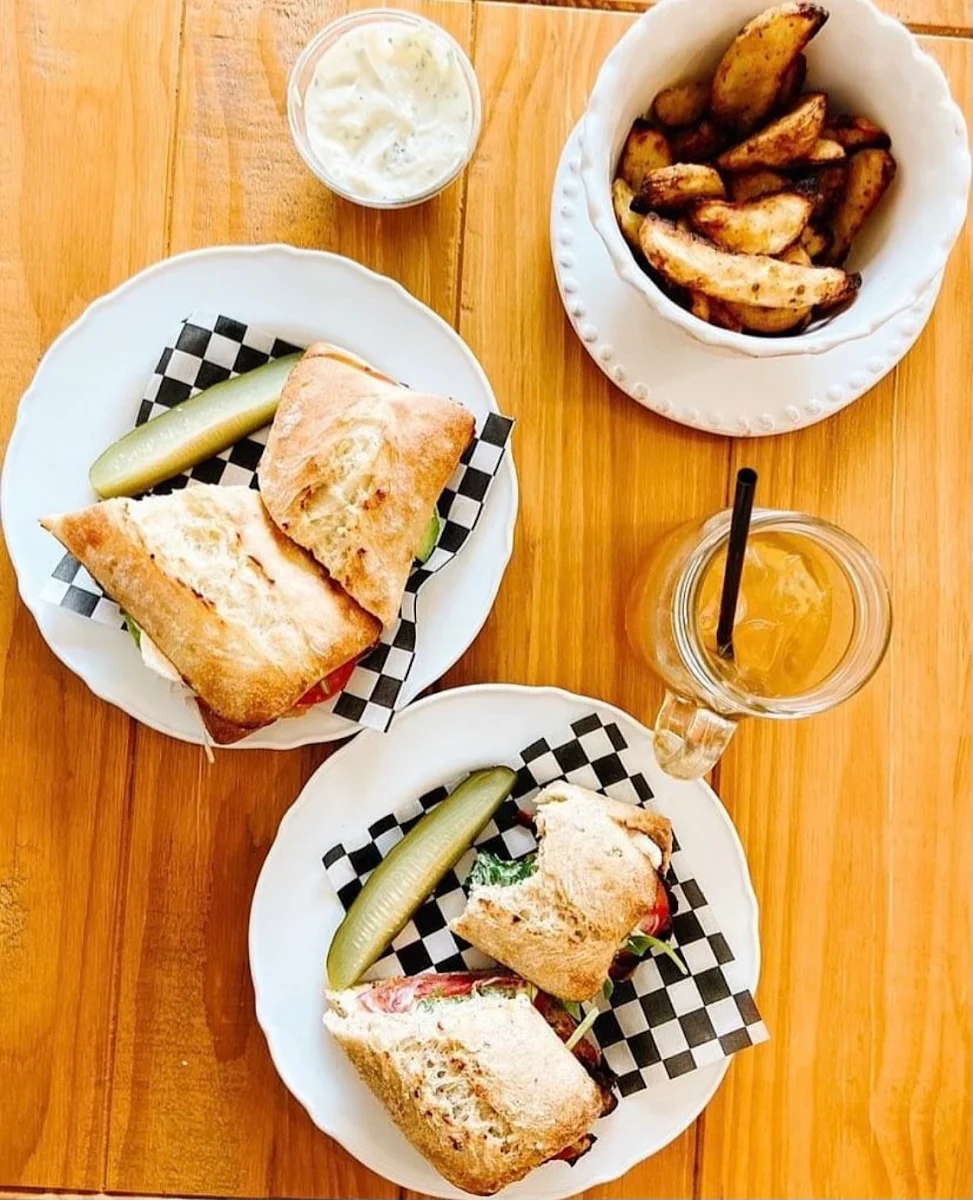 Highlights, Bistro Boutique Juniper