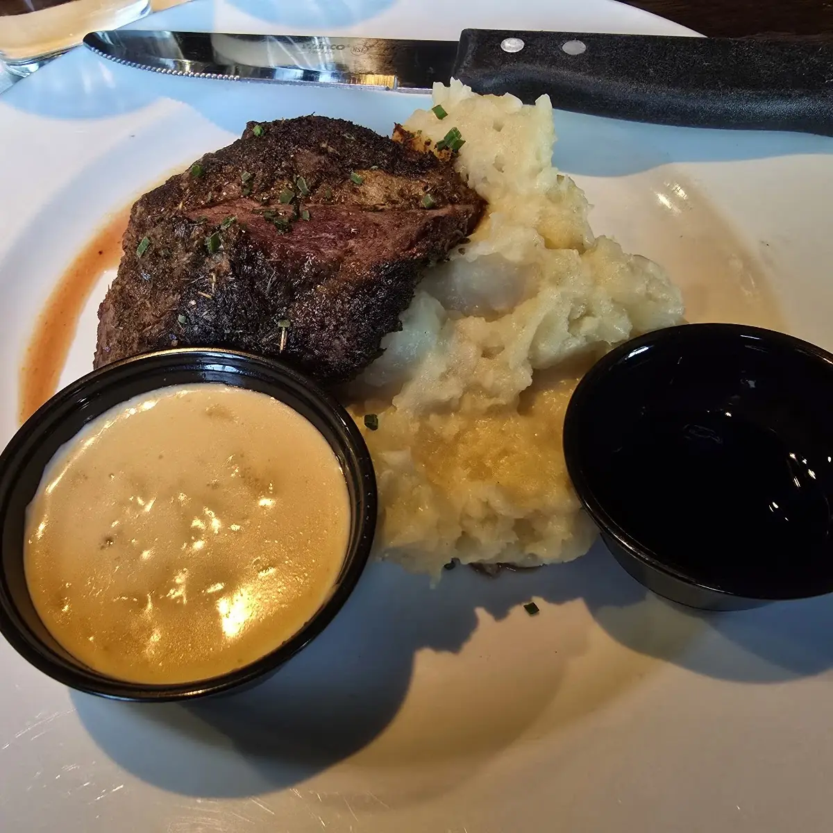 Pub Steak with Mashed Potatoes