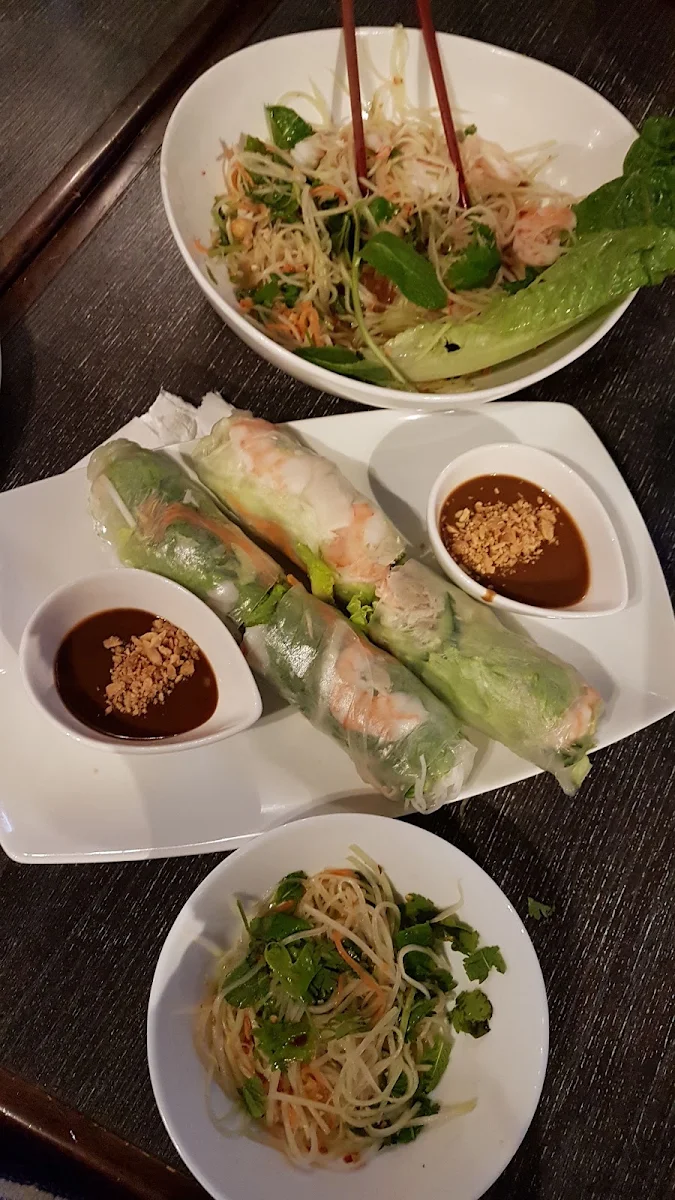 Salad Rolls with Sesame Peanut Sauce