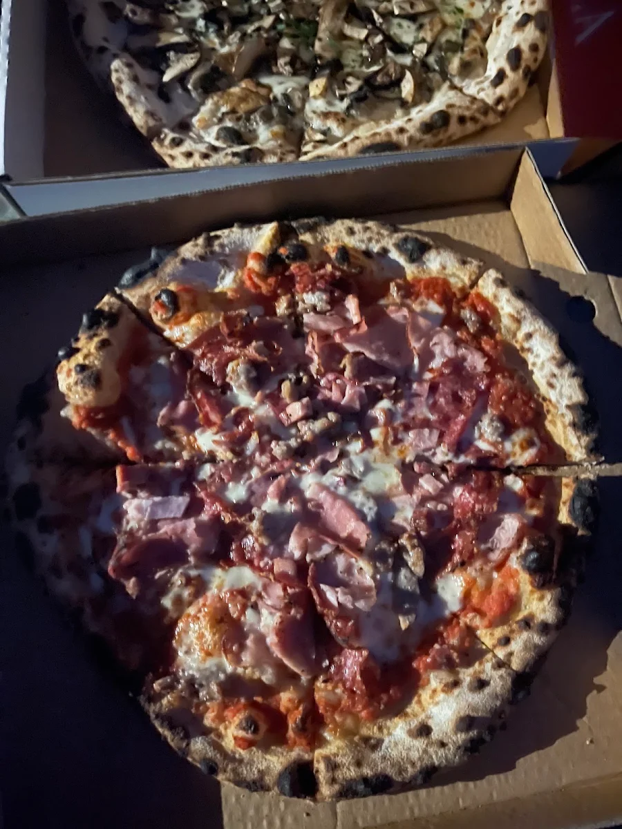 Meat Lovers, Pane & vino