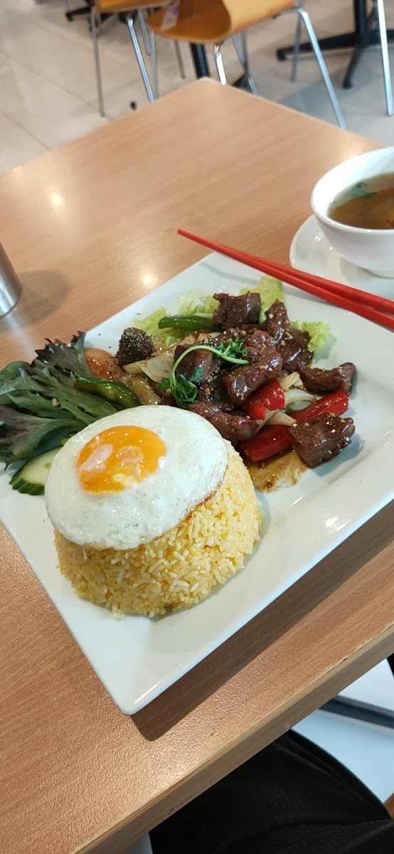 Diced Beef on Steamed Rice or Tomato Rice Cơm Bò Lúc Lắc Cơm Trắng Độ 牛肉粒飯 茄飯, My Tho
