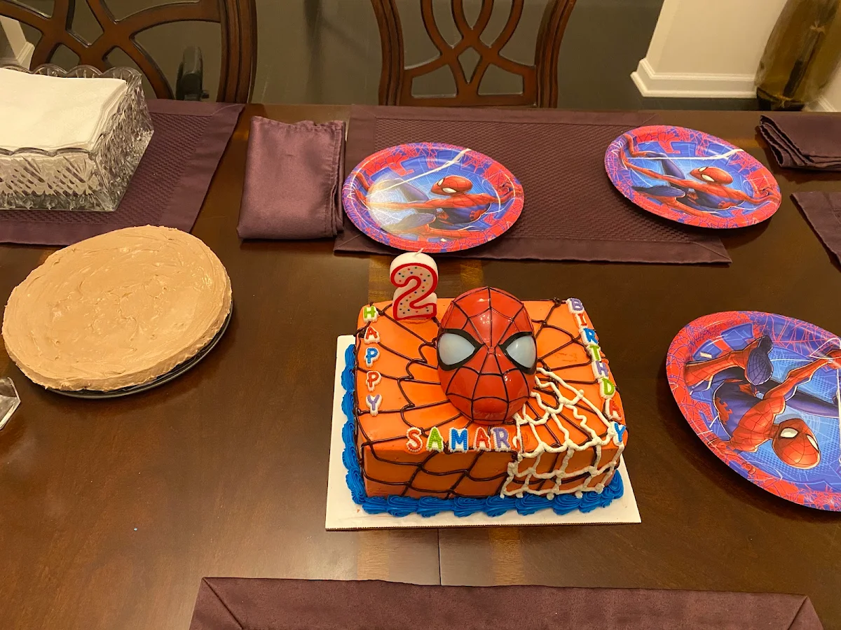 Spider-Man Ultimate Light Up Eyes Cake