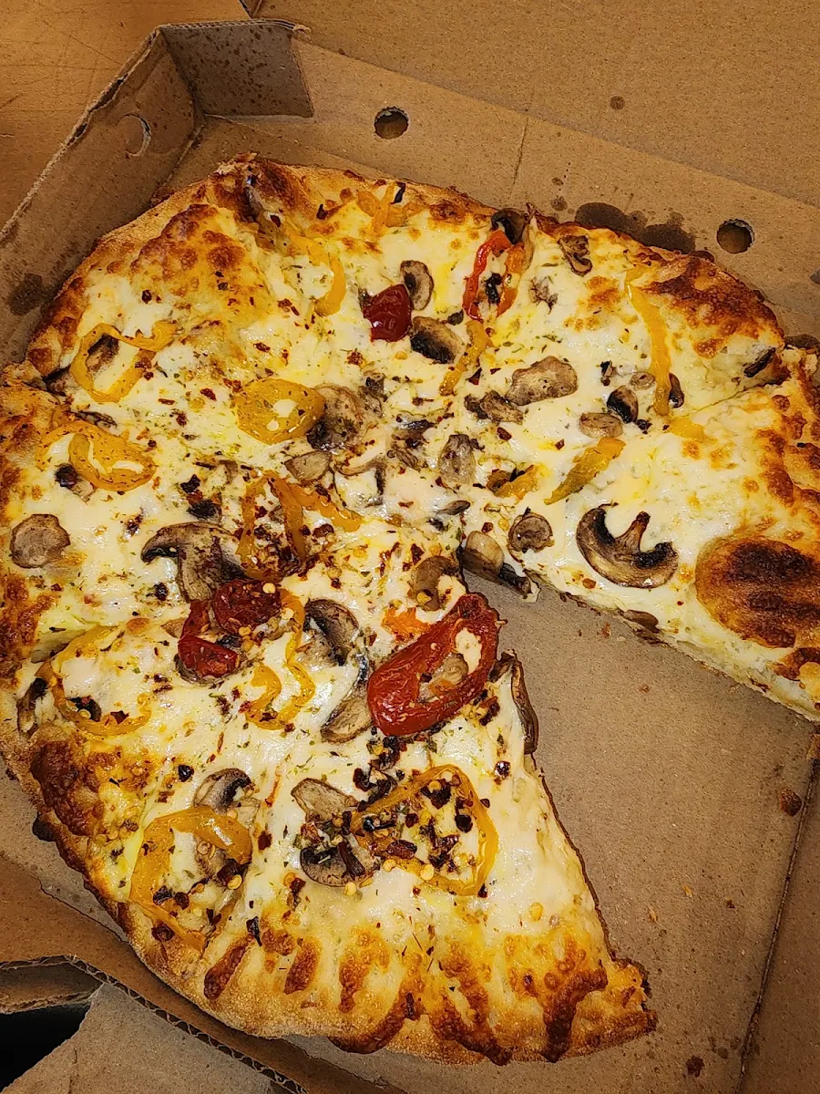 Hot Pepper and Mushroom Pizza, Pizza Pizza