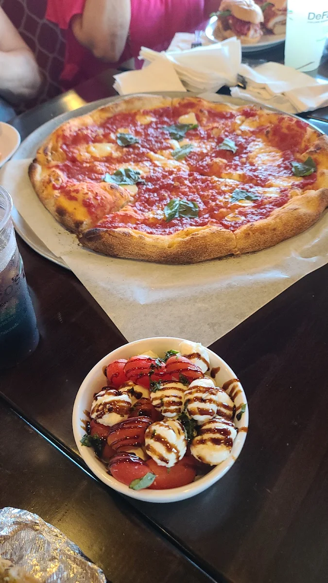 16 Margherita Pizza