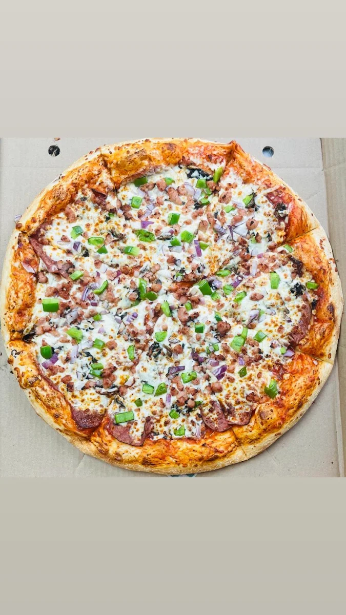 Highlights, Rocky Lake Pizza and Convenience