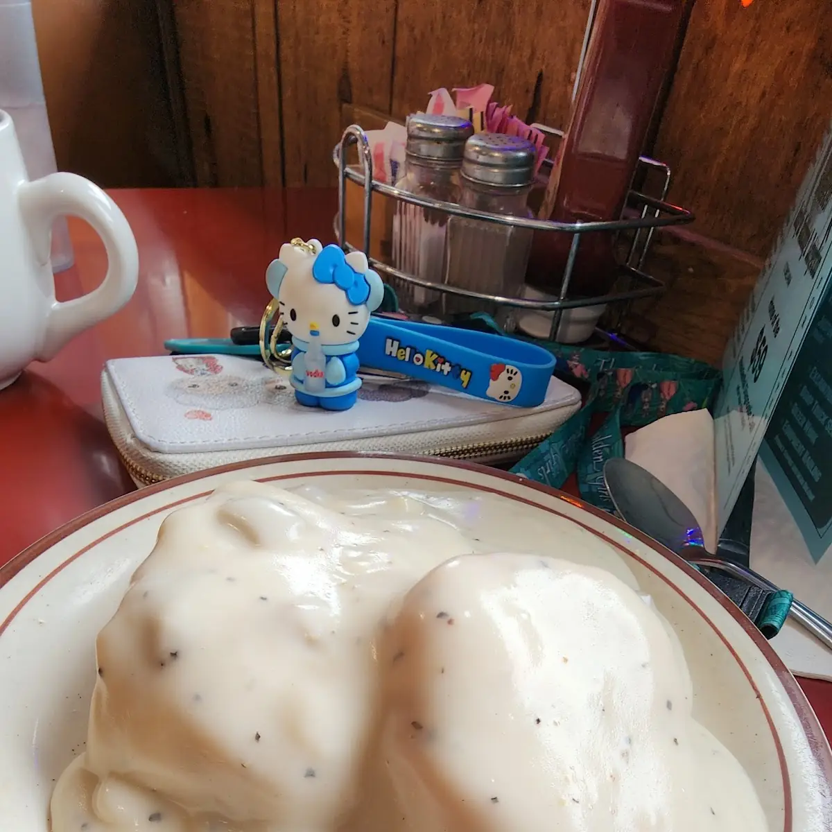 Home Style Biscuits & Gravy