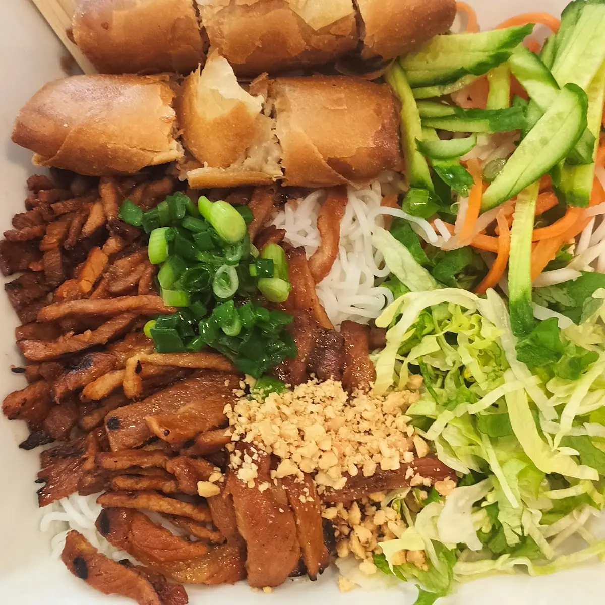 Bún Thịt Nướng Chả Giò