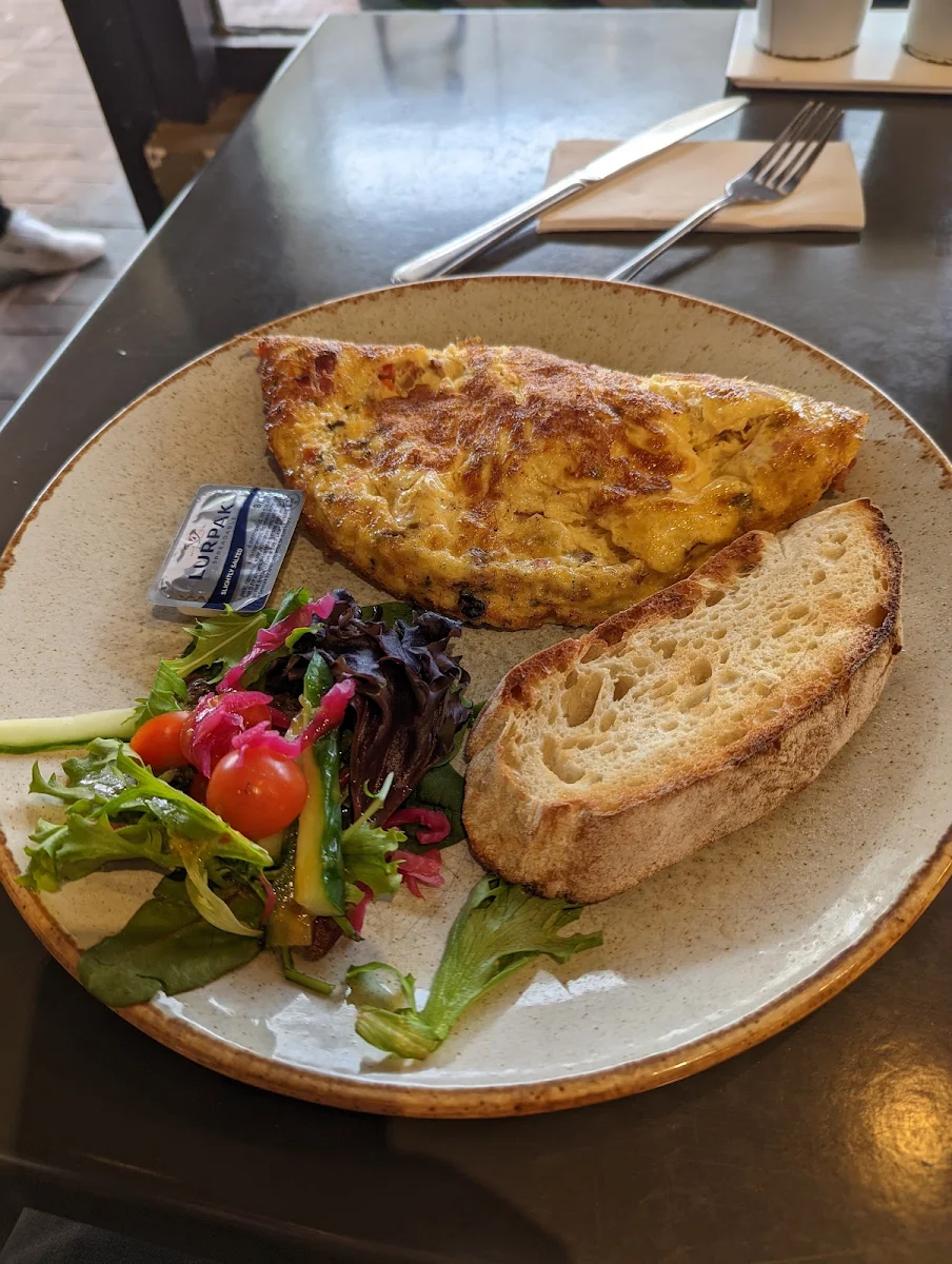 Crispy Bacon Omelette, Ardross Street Cafe