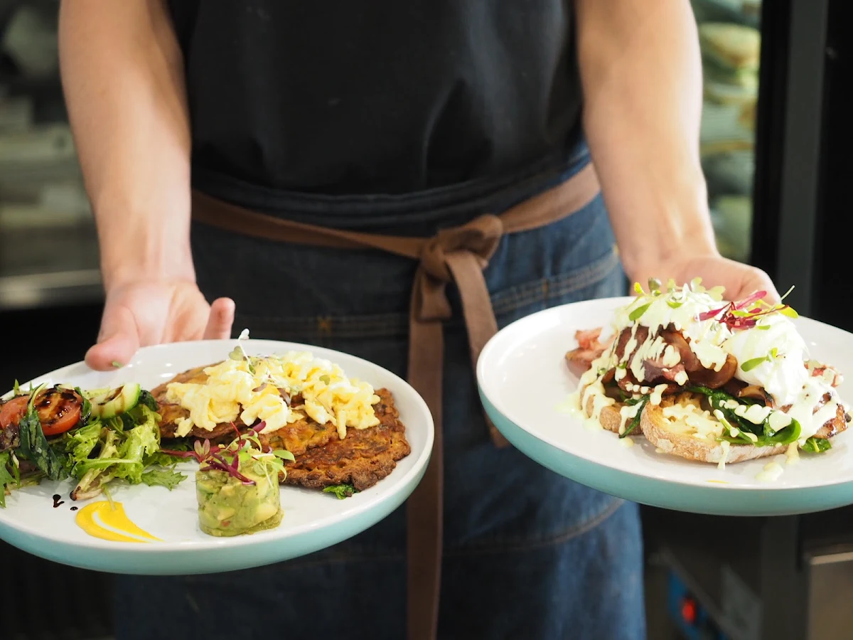 Highlights, Ardross Street Cafe