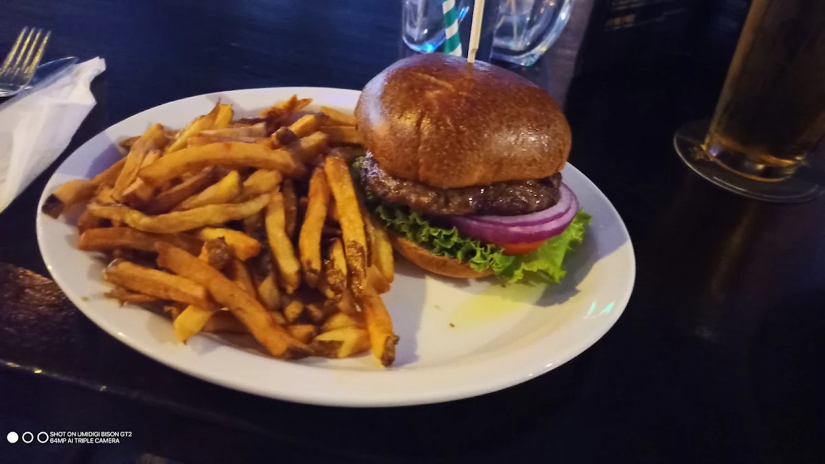 Hamburger, Church St. Garage Bar