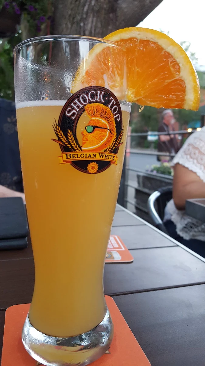 Shock Top, Church St. Garage Bar
