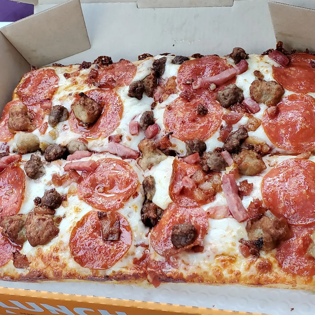 Lunch 5 Meat Lover's Pizza