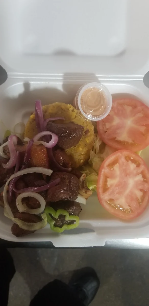 Carne Frita Con Mofongo