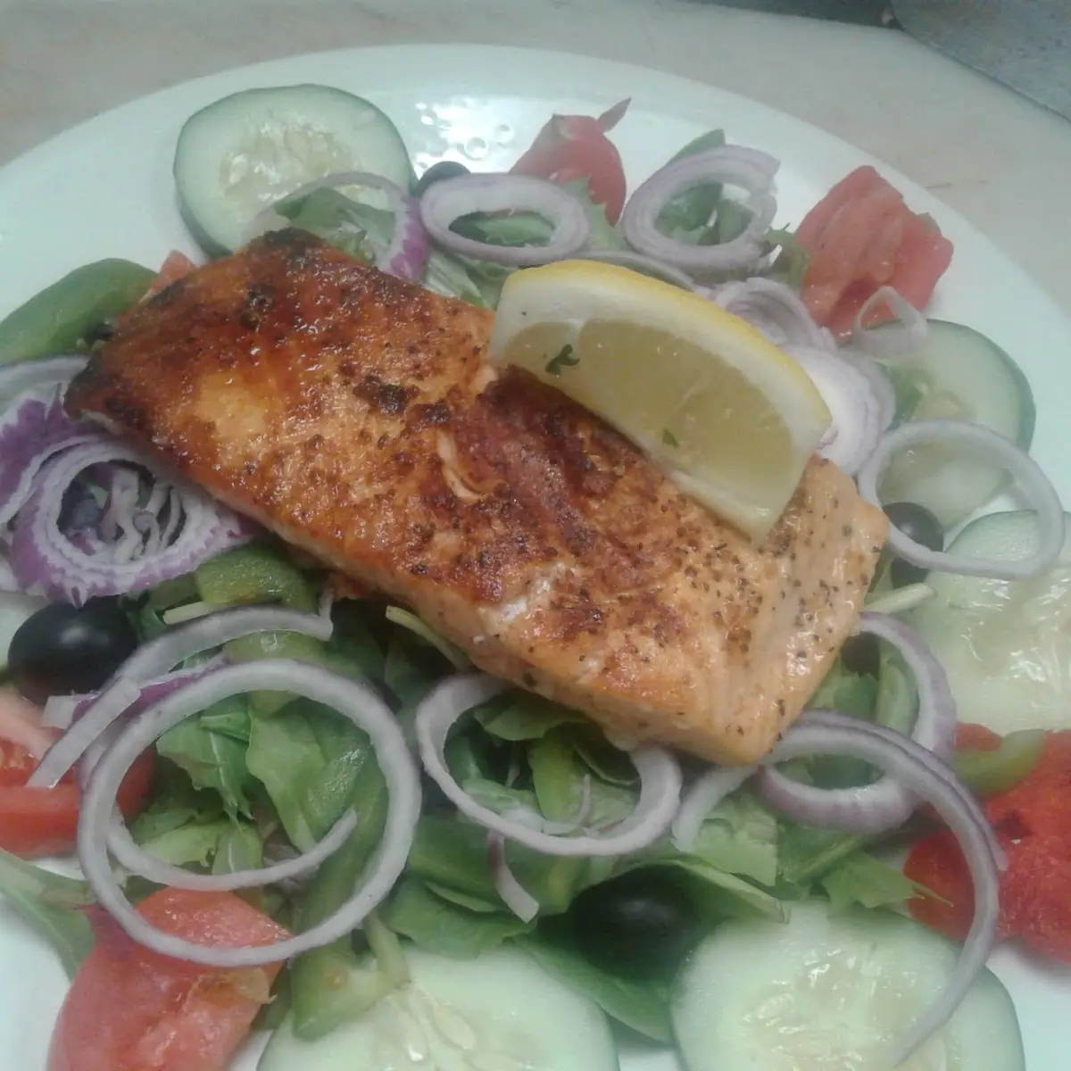 Grilled Salmon Salad