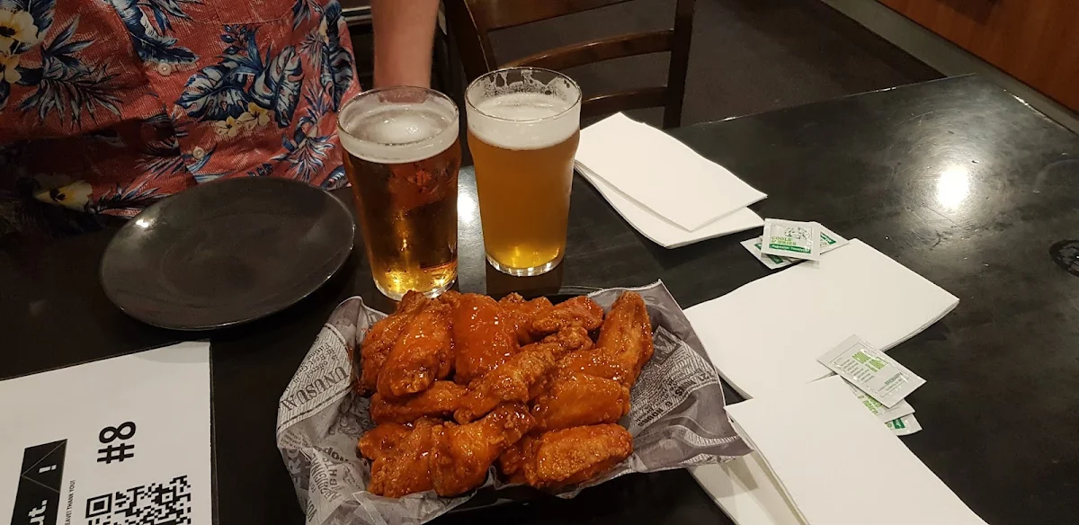 Buffalo Wings, Transit Tavern