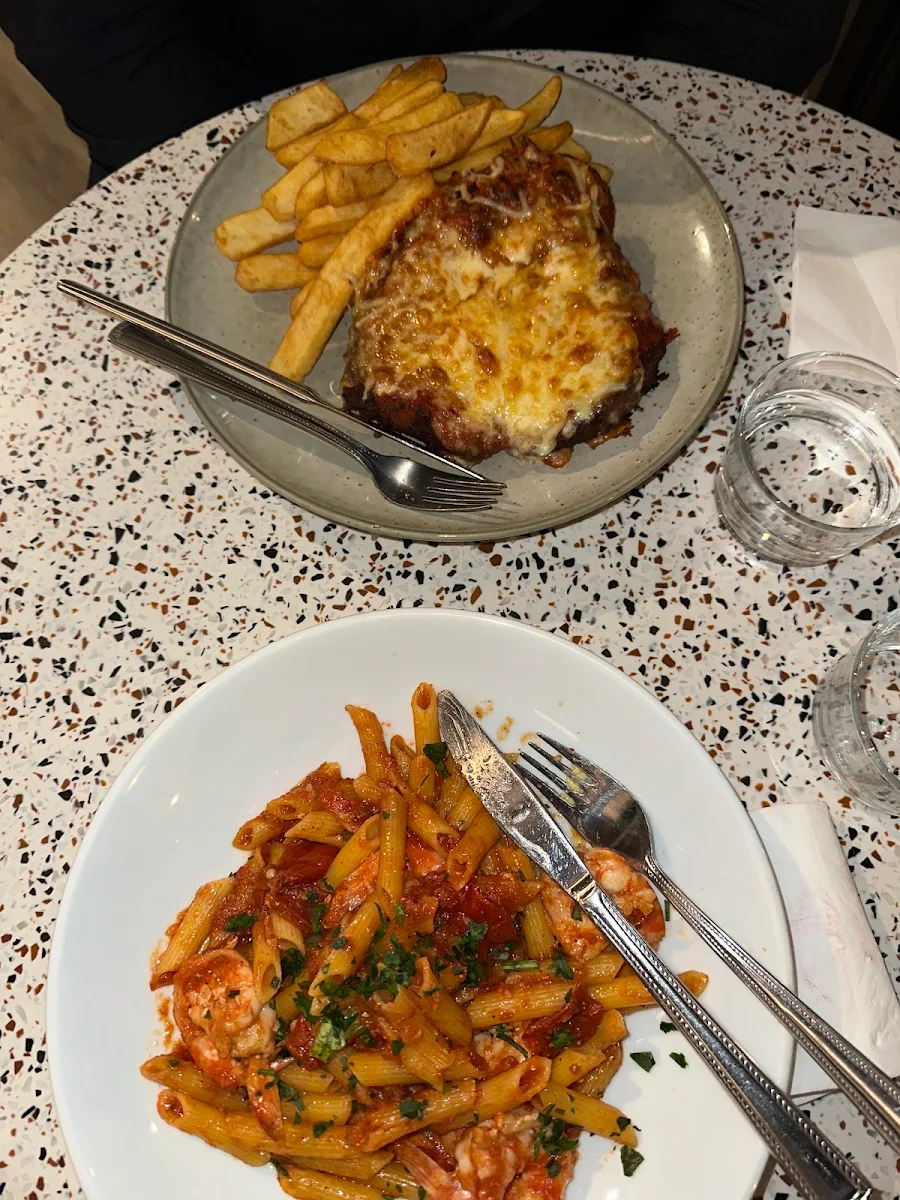 Penne Vesuvio, Pizzaca Pizzeria & Bar