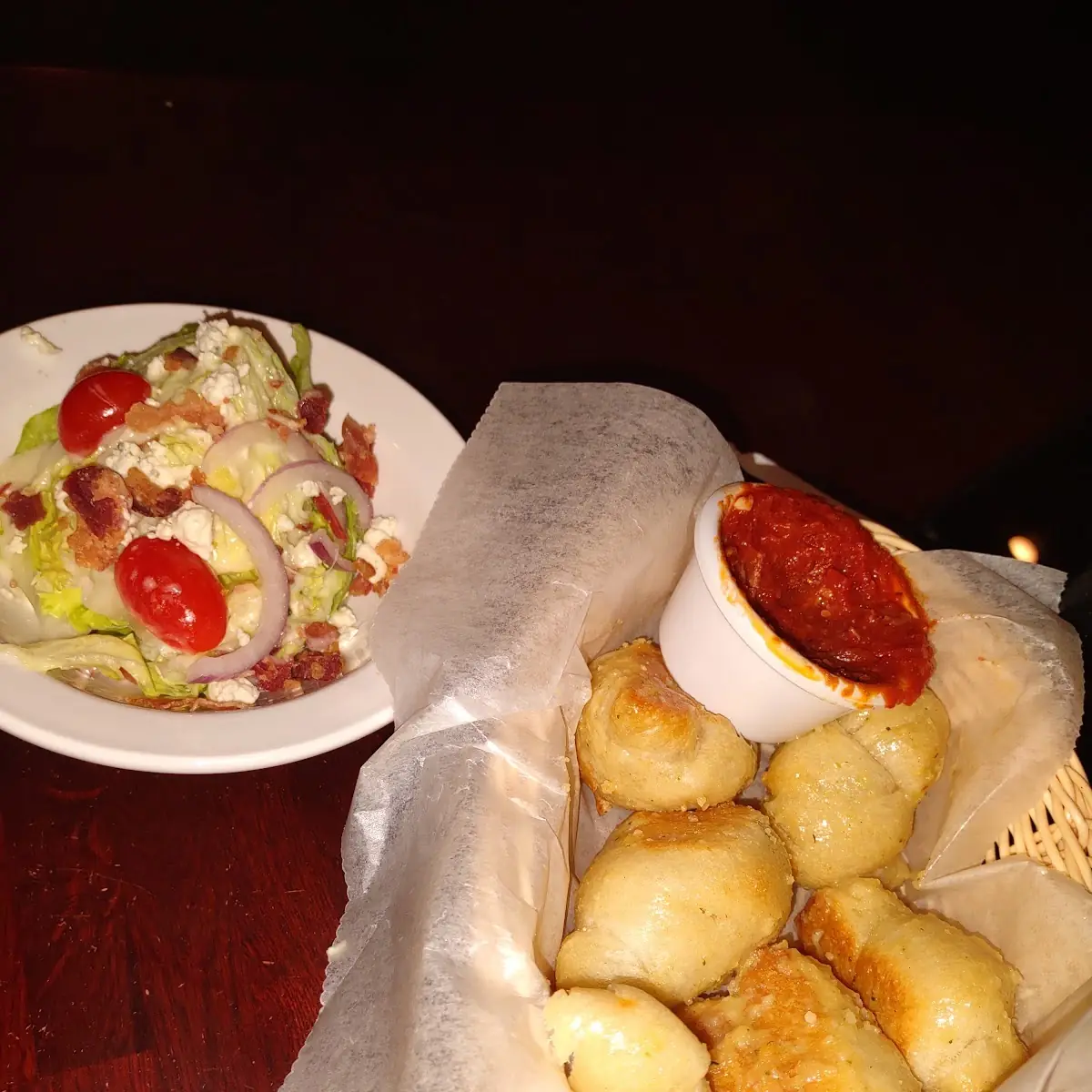 Garlic Knots with Marinara Sauce