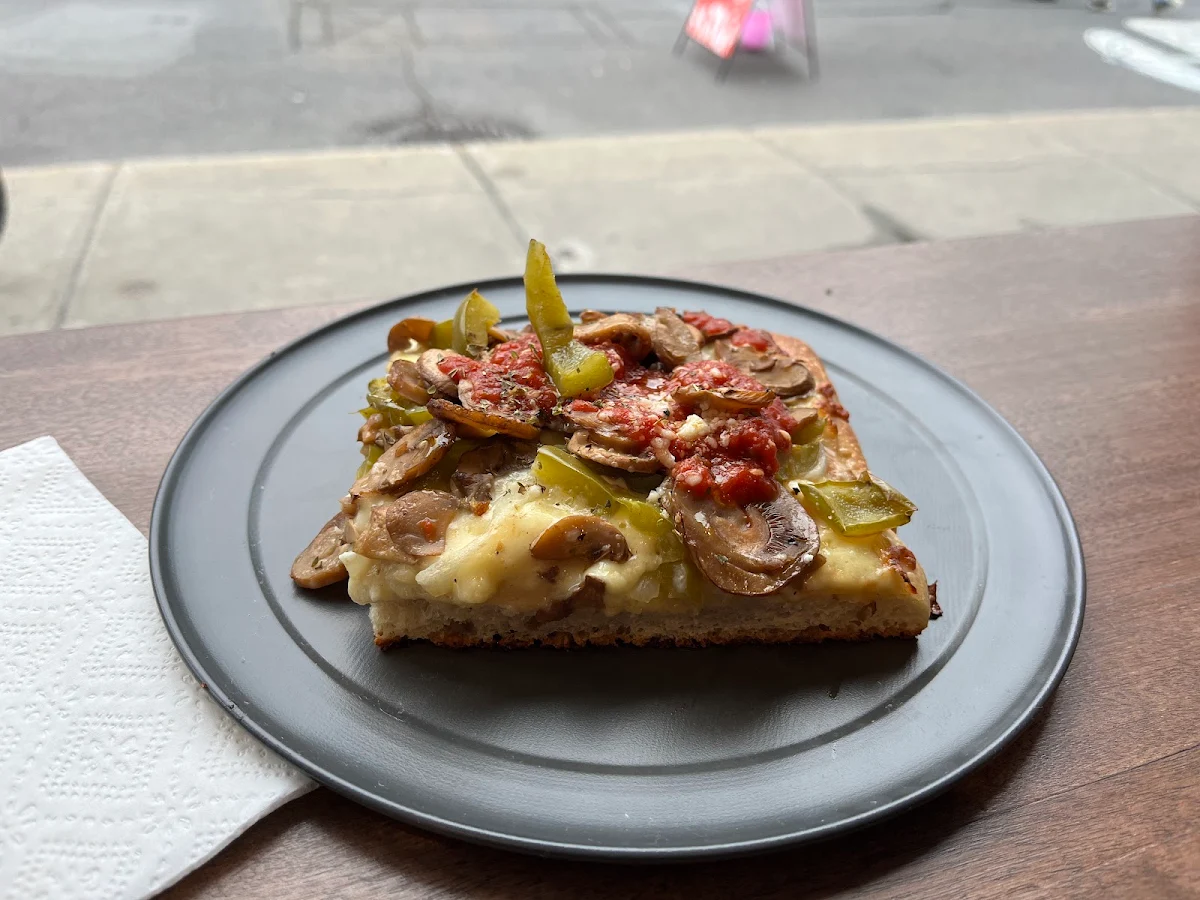 Vegetarian Supreme Pizza
