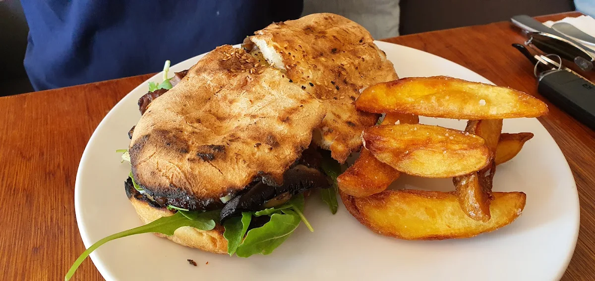 Steak Sandwich, Salt Dish