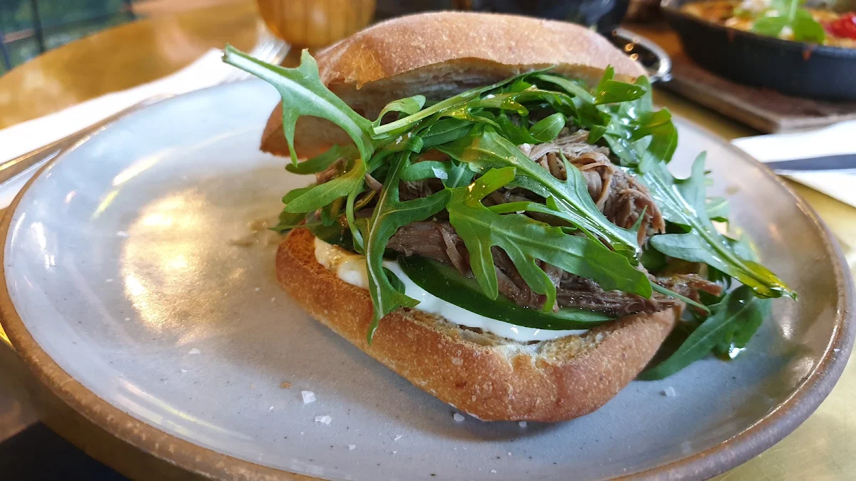 Lamb Roll, Močan & Green Grout