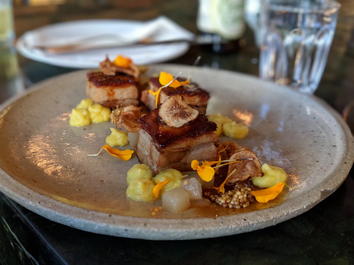 Spiced Honey Pork Belly Pickled Pear Jerusalem Artichoke, Močan & Green Grout