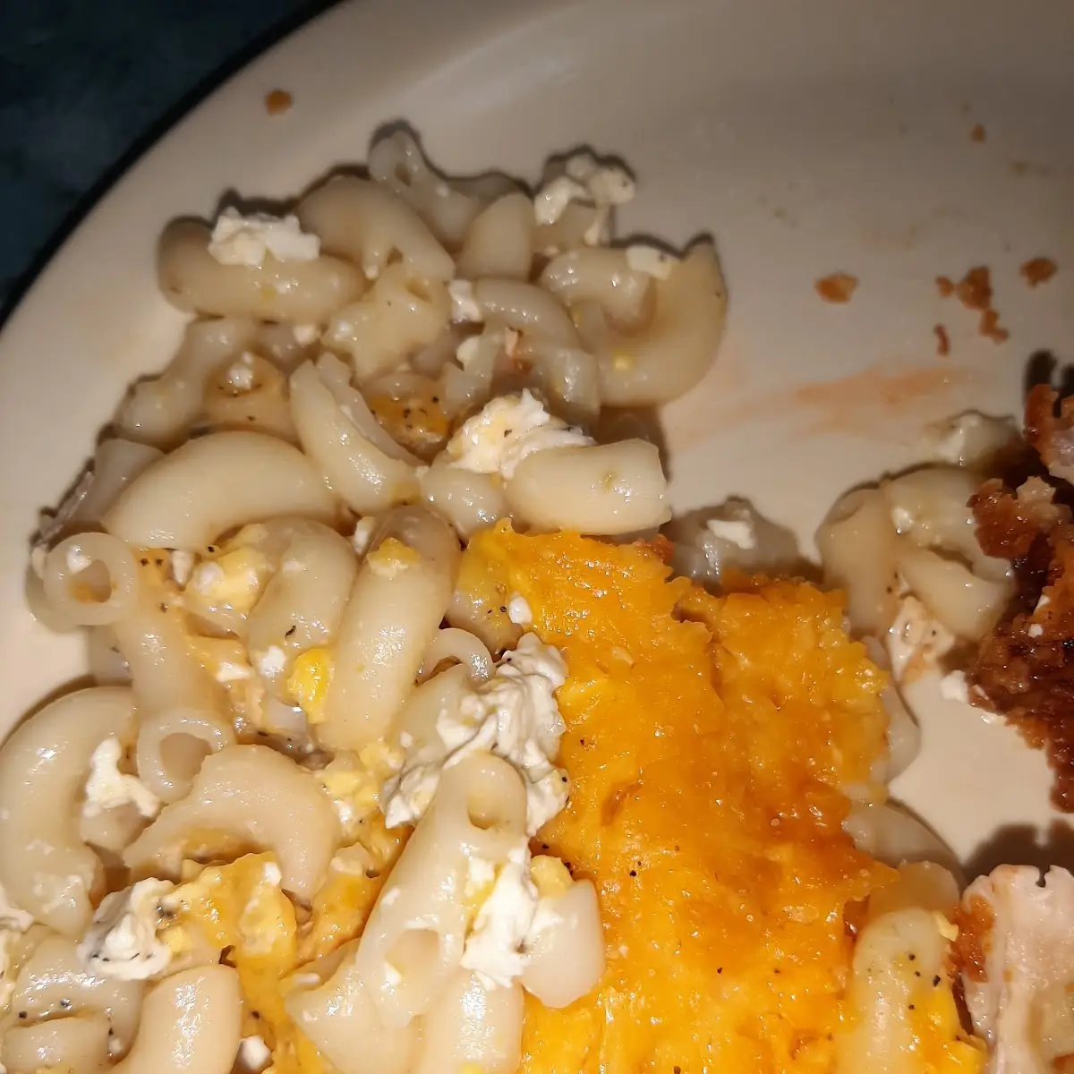 Mac and Cheese Pie