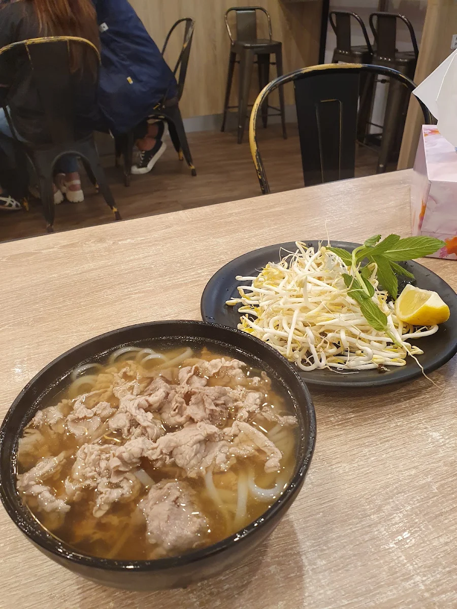 Kid Pho Bo, Pho Co Eastwood