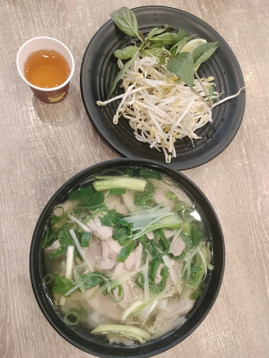 Raw Beef Pho, Pho Co Eastwood