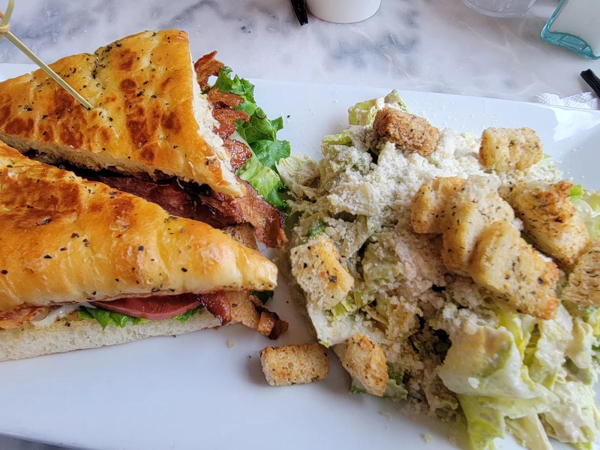 blt with Side Salad