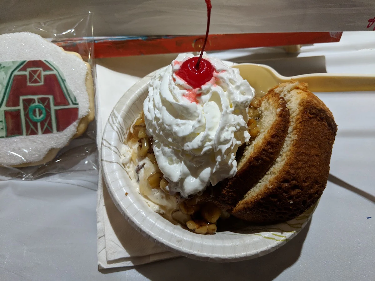 Sunday with Pound Cake