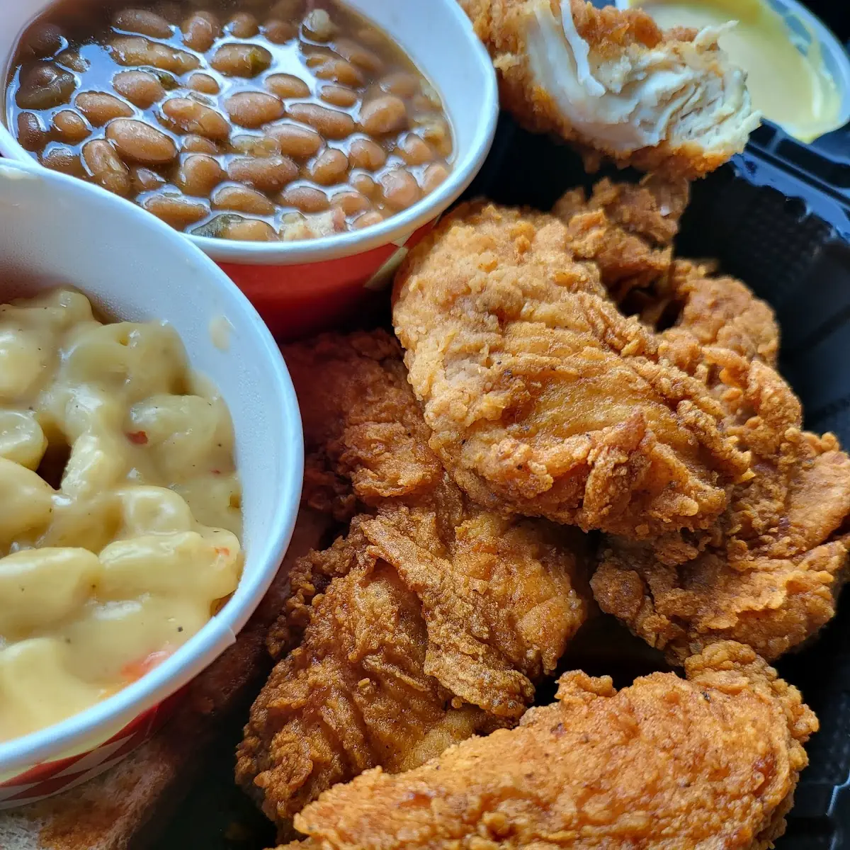 Hattie B's Medium Tenders Mac and Cheese
