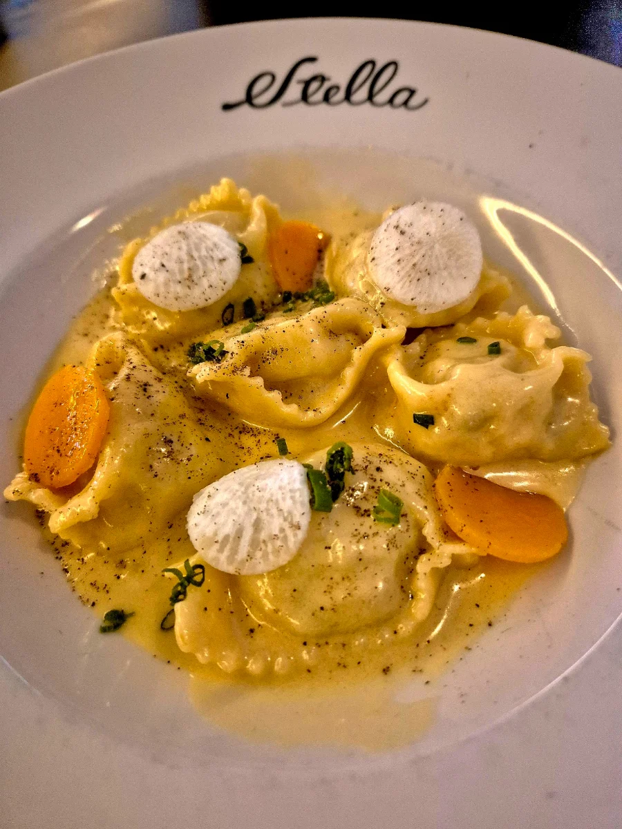 Highlights, Stella Restaurant and Bar