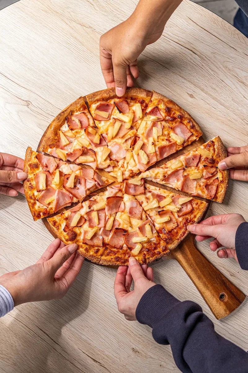 Kids Ham & Pineapple Pizza, OOSHMAN St Clair