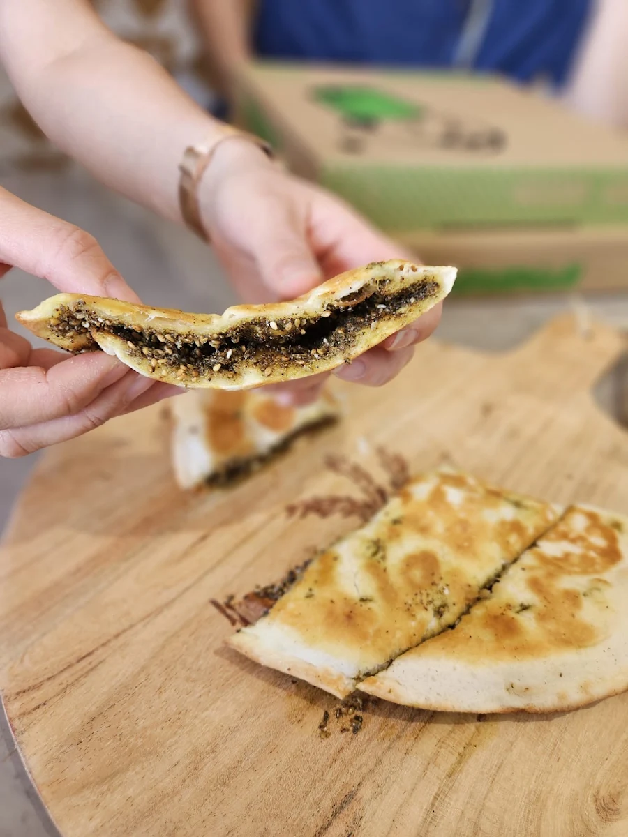 Zaatar & Cheese, OOSHMAN St Clair