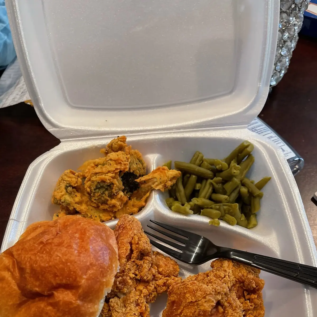 Fried Chicken Plate w Fried Broccoli String Beans & a Roll