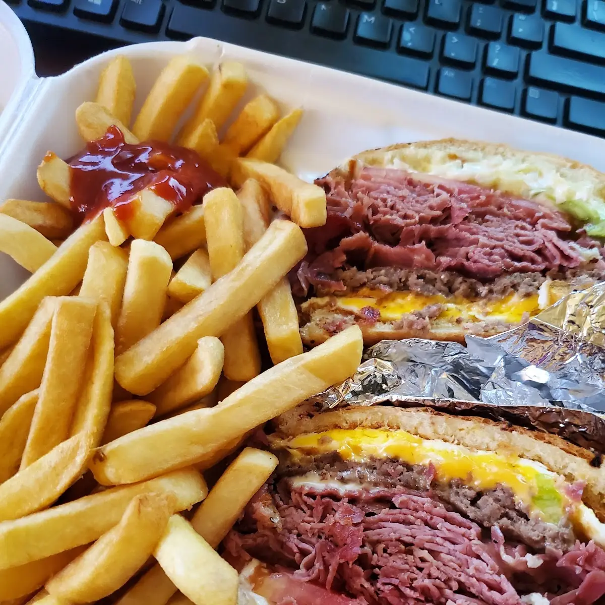 Meat Lover's Sandwich with Ham Bacon & Sausage