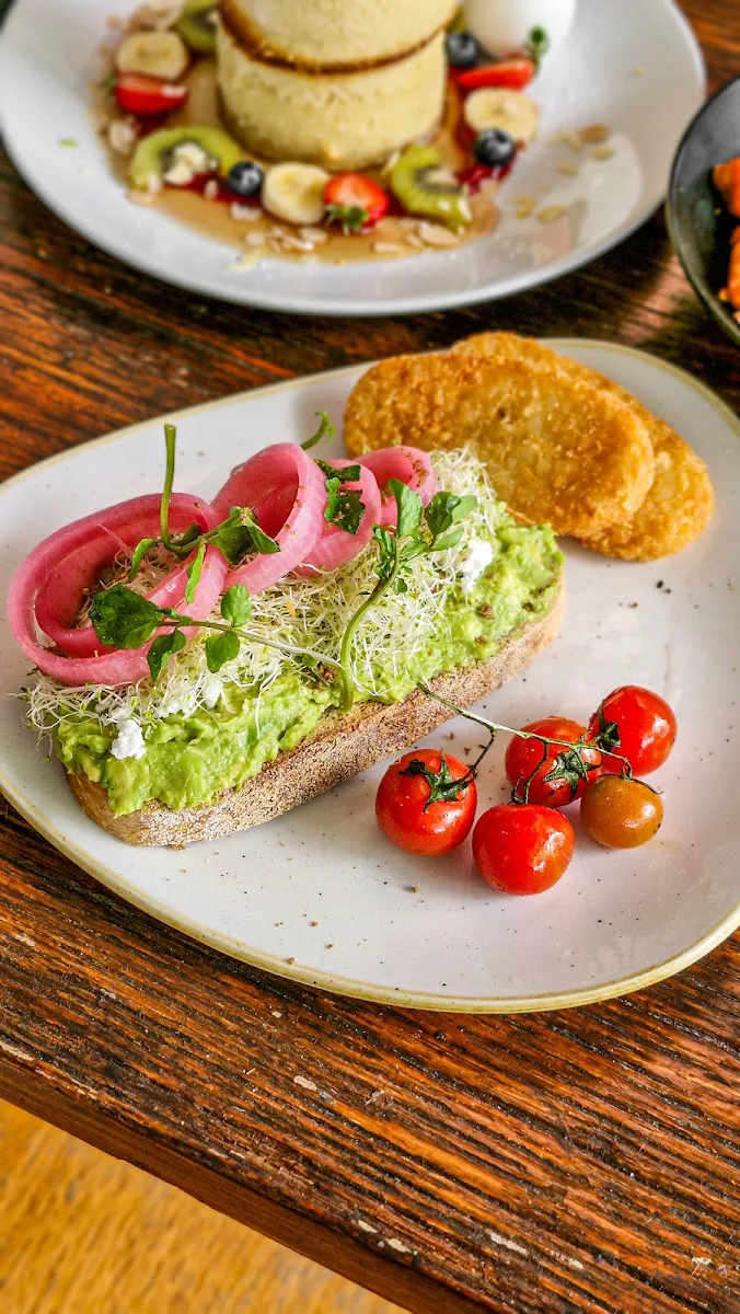 Smashed Avo on Toast, Paddock on Crown