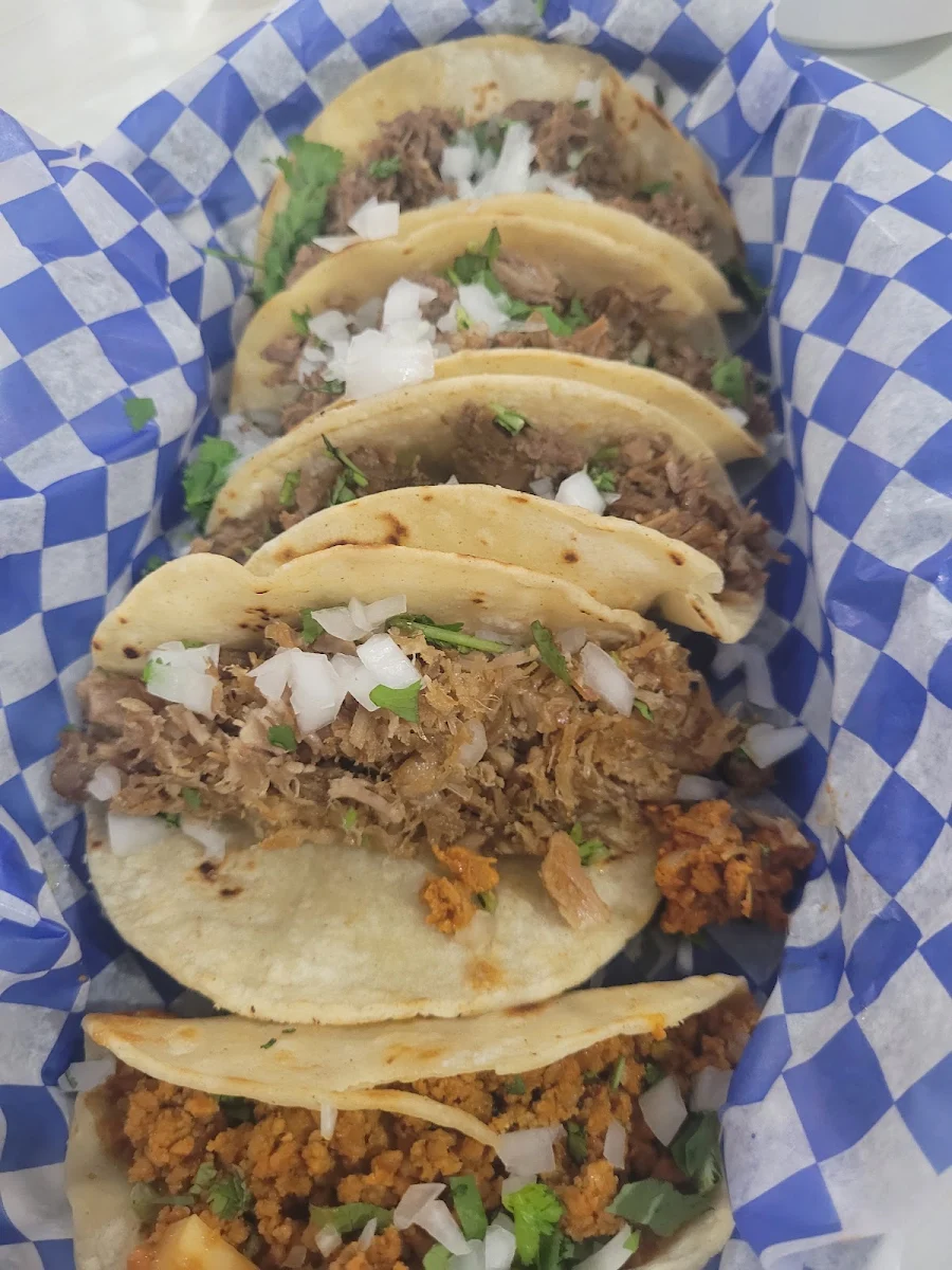 Tacos Suadero Longaniza Al Pastor Y Carnitas, La Taqueria d'Hochlag