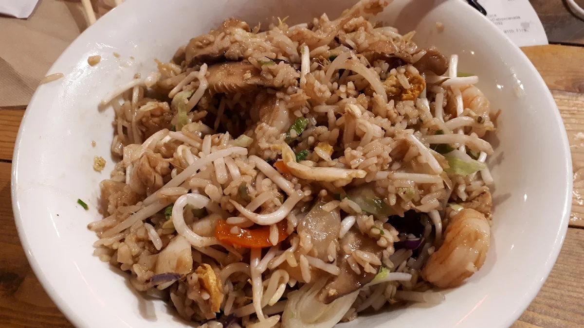 Chinese Style Fried Rice Box Combo Shrimp and Chicken, Noodlebox