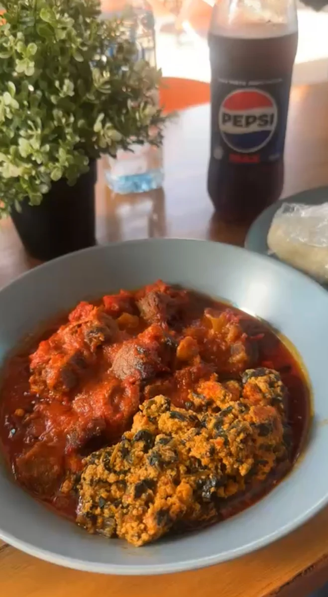 Fufu & Agosi, Adonai