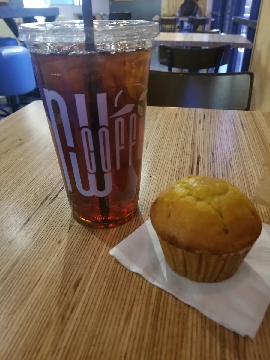 Black Tea with Passion Fruit Tea and a Lemon Muffin