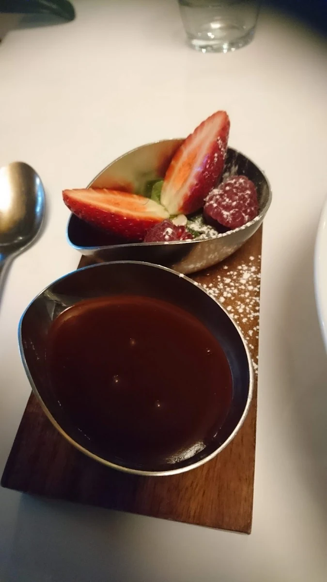 Chocolate Dome, Club Windang