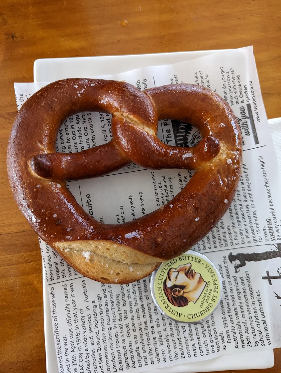 Salted Pretzel, Kareela Hutte