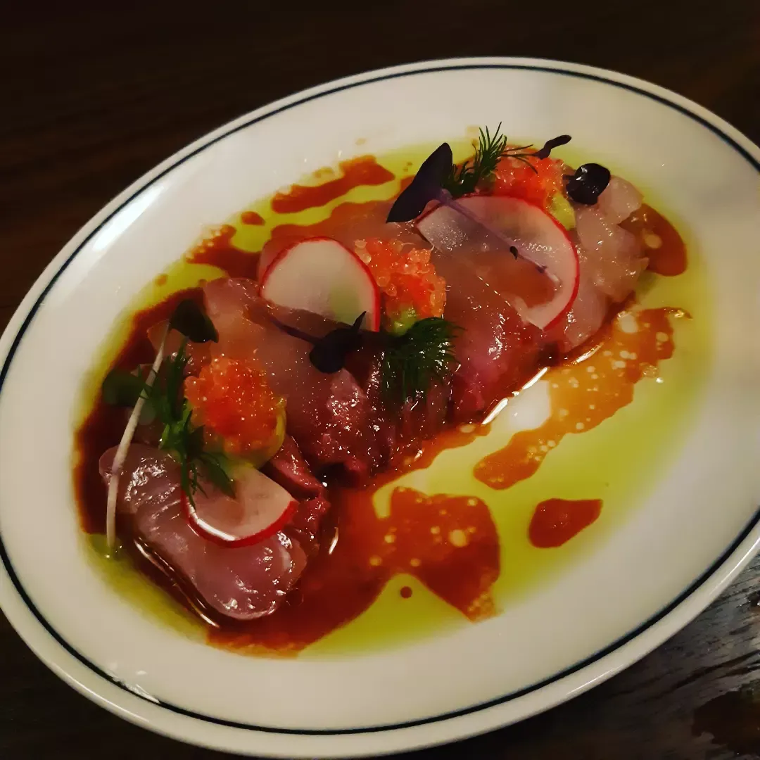 Cristal Blue Prawn Crudo, Pearl Diver