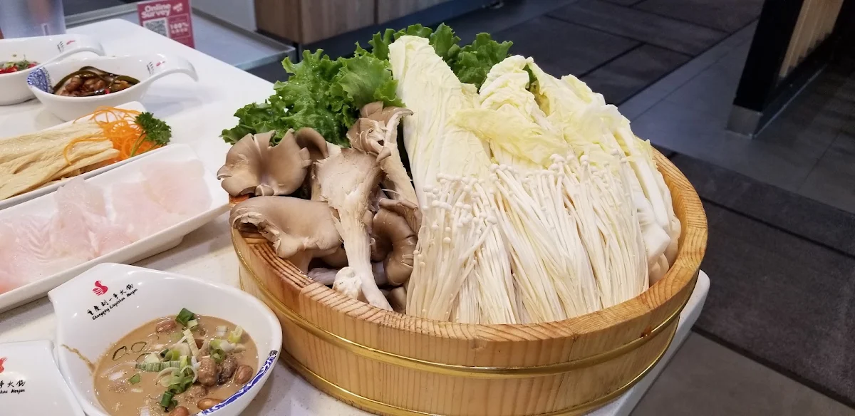 酸菜鱼锅 Fish Fillet With Pickled Vegetable Soup Base