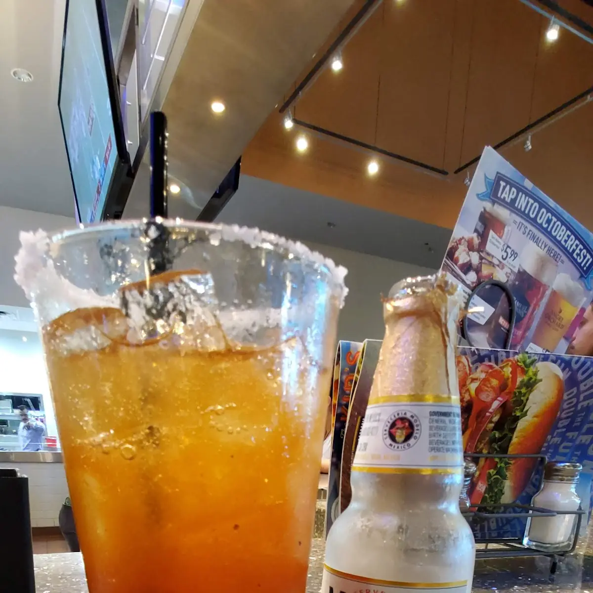 Michelada Modelo Especial